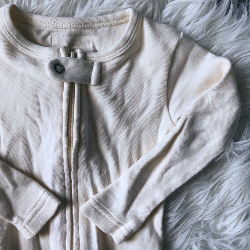 ✨HOST PICK✨NWOT Cream L’ovedbaby Footie - Picture 2 of 4